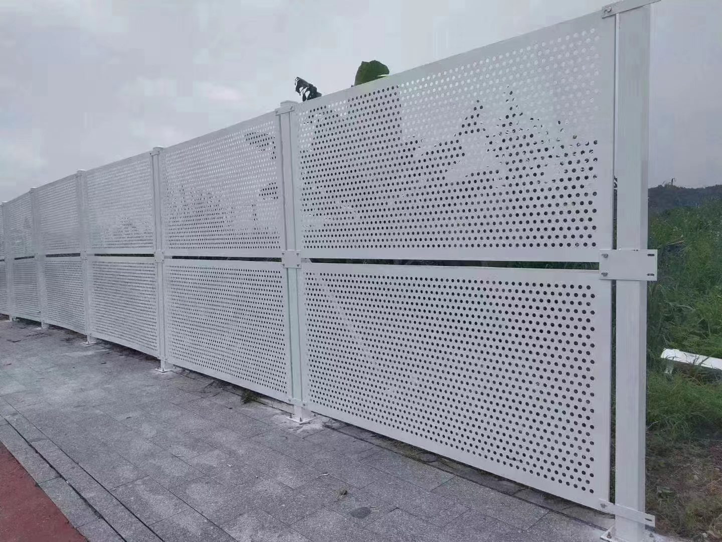 臨時施工圍擋措施有哪些？旭東鋼構(gòu)廠家